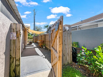 13916 Folkestone Circle, Wellington, FL 33414