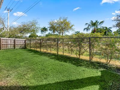 13916 Folkestone Circle, Wellington, FL 33414