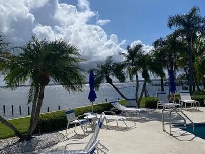 4139 NE Moon River Circle, Jensen Beach, FL 34957