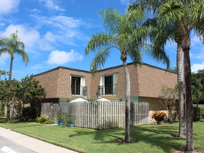 2950 SW 22nd Circle, Delray Beach, FL 33445