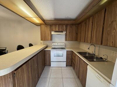 2950 SW 22nd Circle, Delray Beach, FL 33445