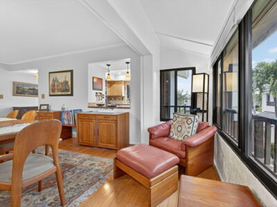 704 Clubhouse Circle, Jupiter, FL 33477