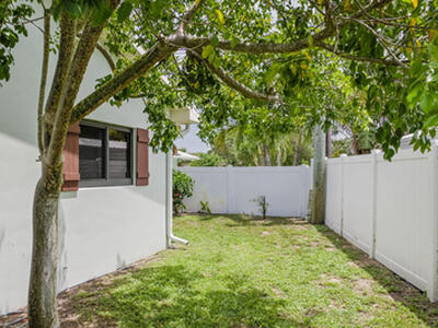 1678 Park Street, Juno Beach, FL 33408