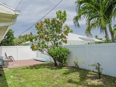 1678 Park Street, Juno Beach, FL 33408