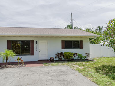 1678 Park Street, Juno Beach, FL 33408