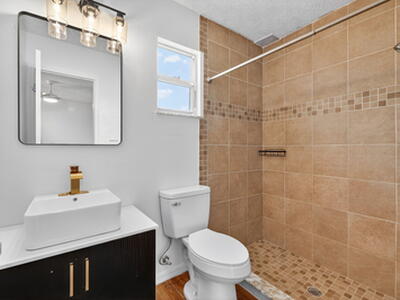 561 SE Karrigan Terrace, Port Saint Lucie, FL 34983