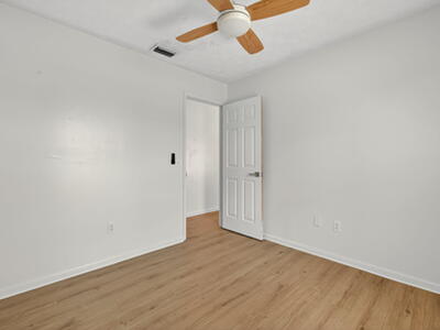 561 SE Karrigan Terrace, Port Saint Lucie, FL 34983