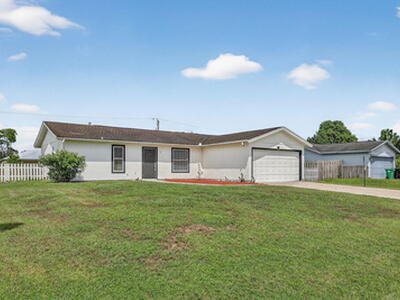 561 SE Karrigan Terrace, Port Saint Lucie, FL 34983
