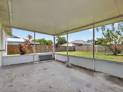 561 SE Karrigan Terrace, Port Saint Lucie, FL 34983