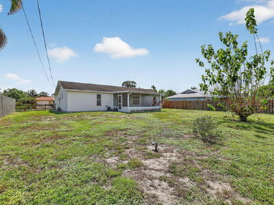 561 SE Karrigan Terrace, Port Saint Lucie, FL 34983