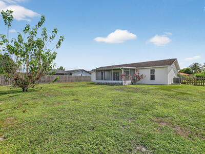 561 SE Karrigan Terrace, Port Saint Lucie, FL 34983