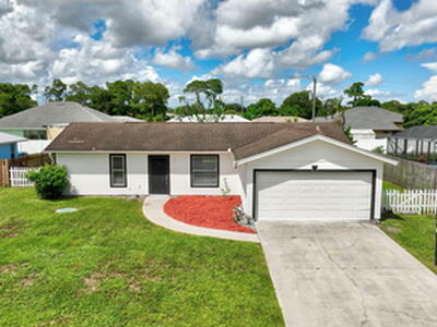 561 SE Karrigan Terrace, Port Saint Lucie, FL 34983