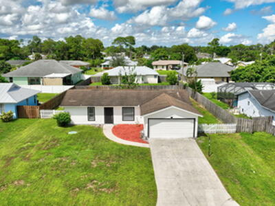 561 SE Karrigan Terrace, Port Saint Lucie, FL 34983