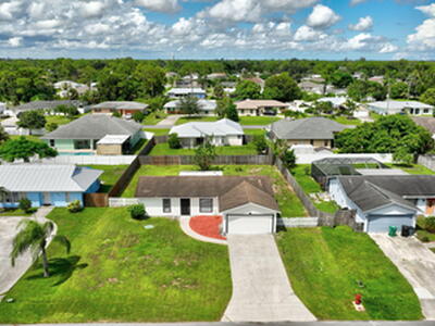 561 SE Karrigan Terrace, Port Saint Lucie, FL 34983