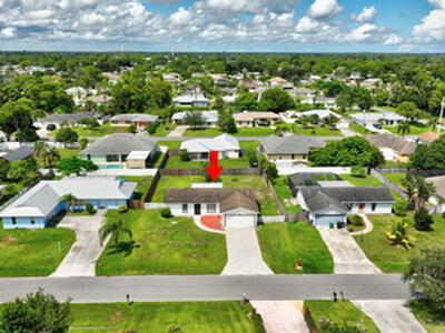 561 SE Karrigan Terrace, Port Saint Lucie, FL 34983