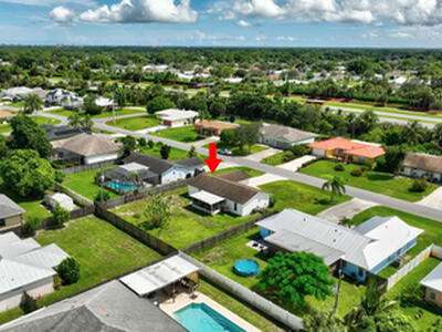 561 SE Karrigan Terrace, Port Saint Lucie, FL 34983