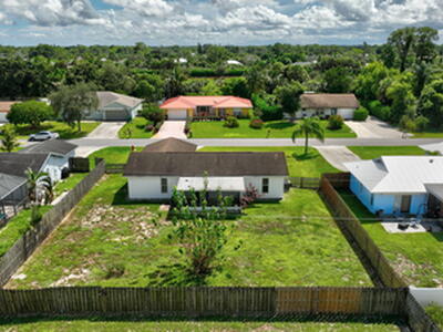 561 SE Karrigan Terrace, Port Saint Lucie, FL 34983