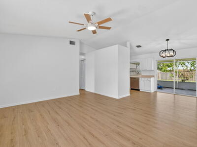 561 SE Karrigan Terrace, Port Saint Lucie, FL 34983