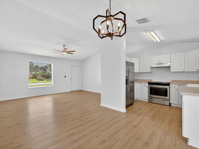 561 SE Karrigan Terrace, Port Saint Lucie, FL 34983