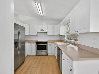 561 SE Karrigan Terrace, Port Saint Lucie, FL 34983