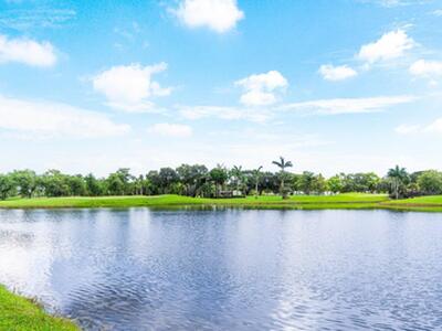 608 Lakeview Drive E, Royal Palm Beach, FL 33411