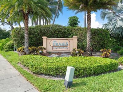 608 Lakeview Drive E, Royal Palm Beach, FL 33411