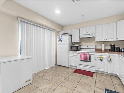 608 Lakeview Drive E, Royal Palm Beach, FL 33411