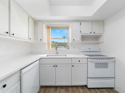 2567 Dudley Drive W, West Palm Beach, FL 33415