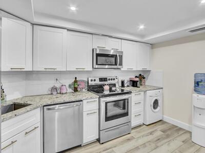 2000 Presidential Way, West Palm Beach, FL 33401