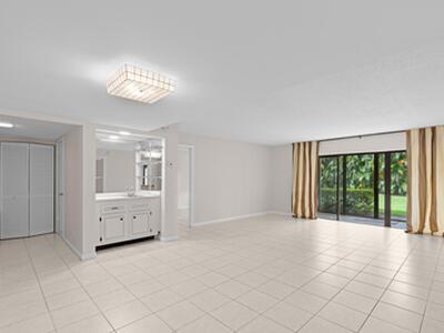 1723 Consulate Place, West Palm Beach, FL 33401