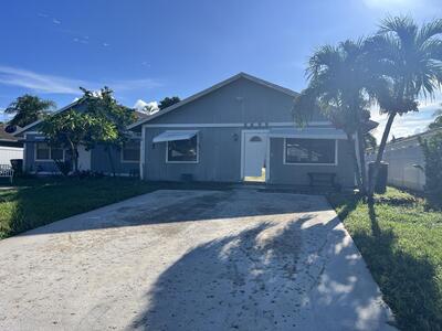 8698 Uranus Terrace, Lake Park, FL 33403