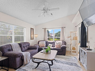 5078 Willow Pond W Road W, West Palm Beach, FL 33417