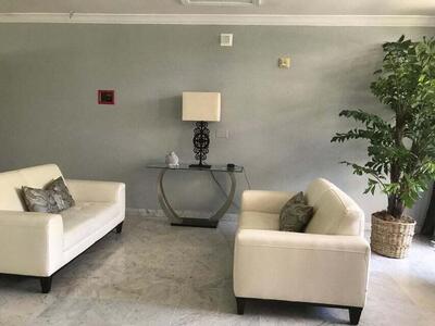 2425 Presidential Way, West Palm Beach, FL 33401