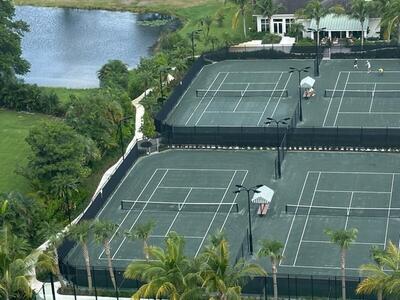 2425 Presidential Way, West Palm Beach, FL 33401