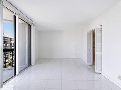 2425 Presidential Way, West Palm Beach, FL 33401