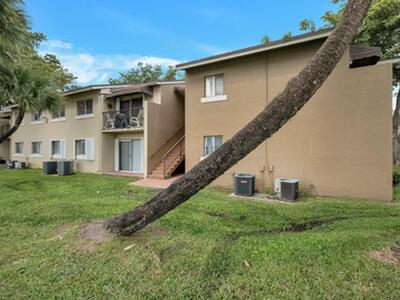 1056 N Benoist Farms Road, West Palm Beach, FL 33411