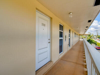 1200 SW 12th Street, Fort Lauderdale, FL 33315