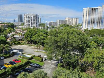400 Leslie Drive, Hallandale Beach, FL 33009