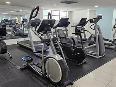 400 Leslie Drive, Hallandale Beach, FL 33009