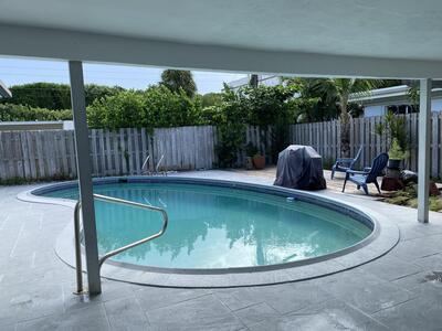 590 NE Wavecrest Way, Boca Raton, FL 33432