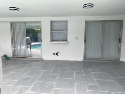 590 NE Wavecrest Way, Boca Raton, FL 33432