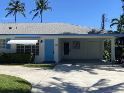 590 NE Wavecrest Way, Boca Raton, FL 33432