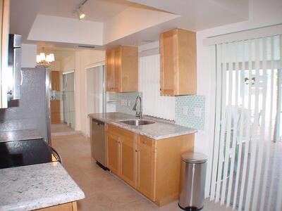 590 NE Wavecrest Way, Boca Raton, FL 33432