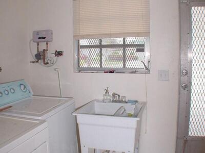 590 NE Wavecrest Way, Boca Raton, FL 33432