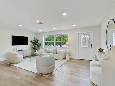 930 Rutherford Lane, Haverhill, FL 33415