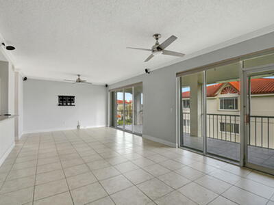 107 Half Moon Circle, Hypoluxo, FL 33462