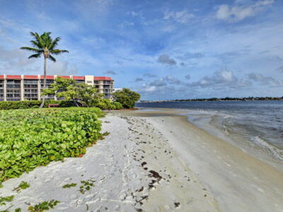 107 Half Moon Circle, Hypoluxo, FL 33462