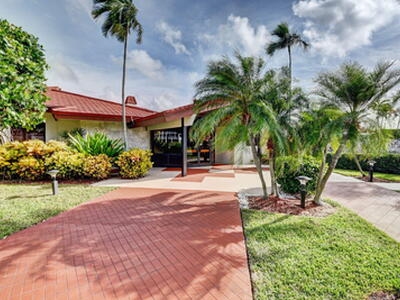 107 Half Moon Circle, Hypoluxo, FL 33462