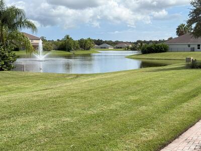 1203 Scarlet Oak Circle, Vero Beach, FL 32966
