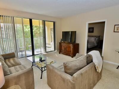 200 Uno Lago Drive, Juno Beach, FL 33408